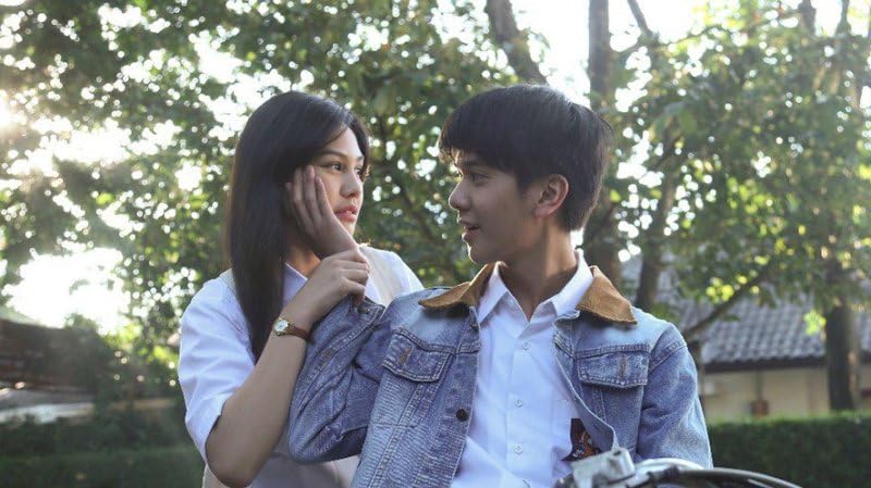 Dilan 1990: Kisah Cinta Remaja yang Manis di Bandung